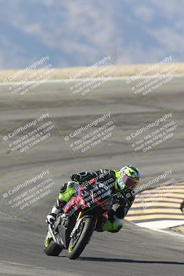 media/Oct-30-2025-Racers Edge (Thu) [[dabbdaf680]]/3-B Group/Session 2 (Bowl Exit)/